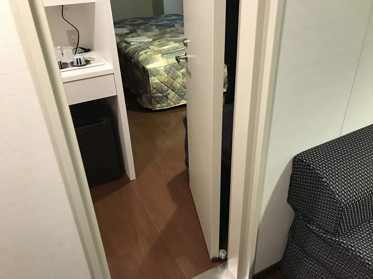 Yokohama Mandarin Hotel 3*, יוקוהאמה