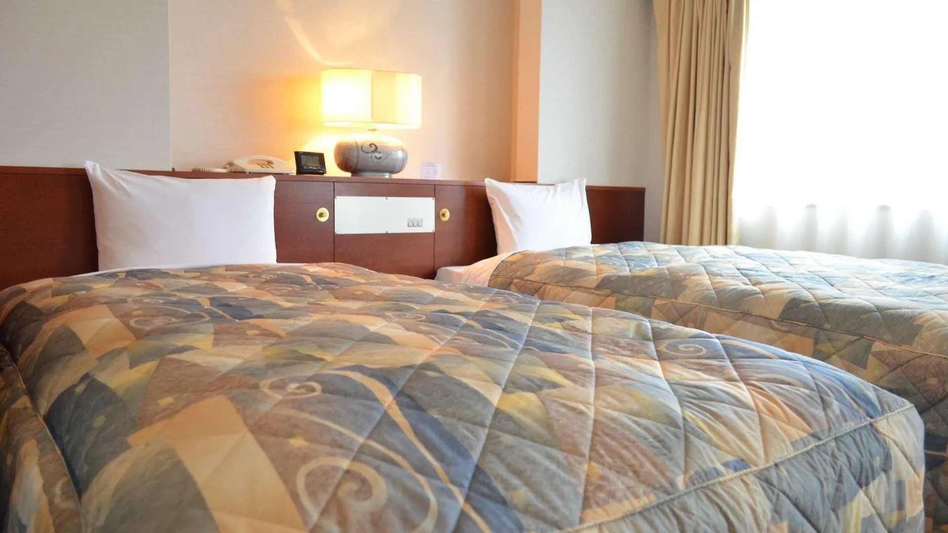 Yokohama Mandarin Hotel 3*, יוקוהאמה יפן
